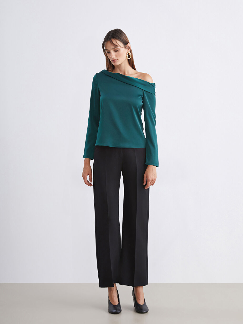 Petrol Kayık Yaka Saten Bluz-1