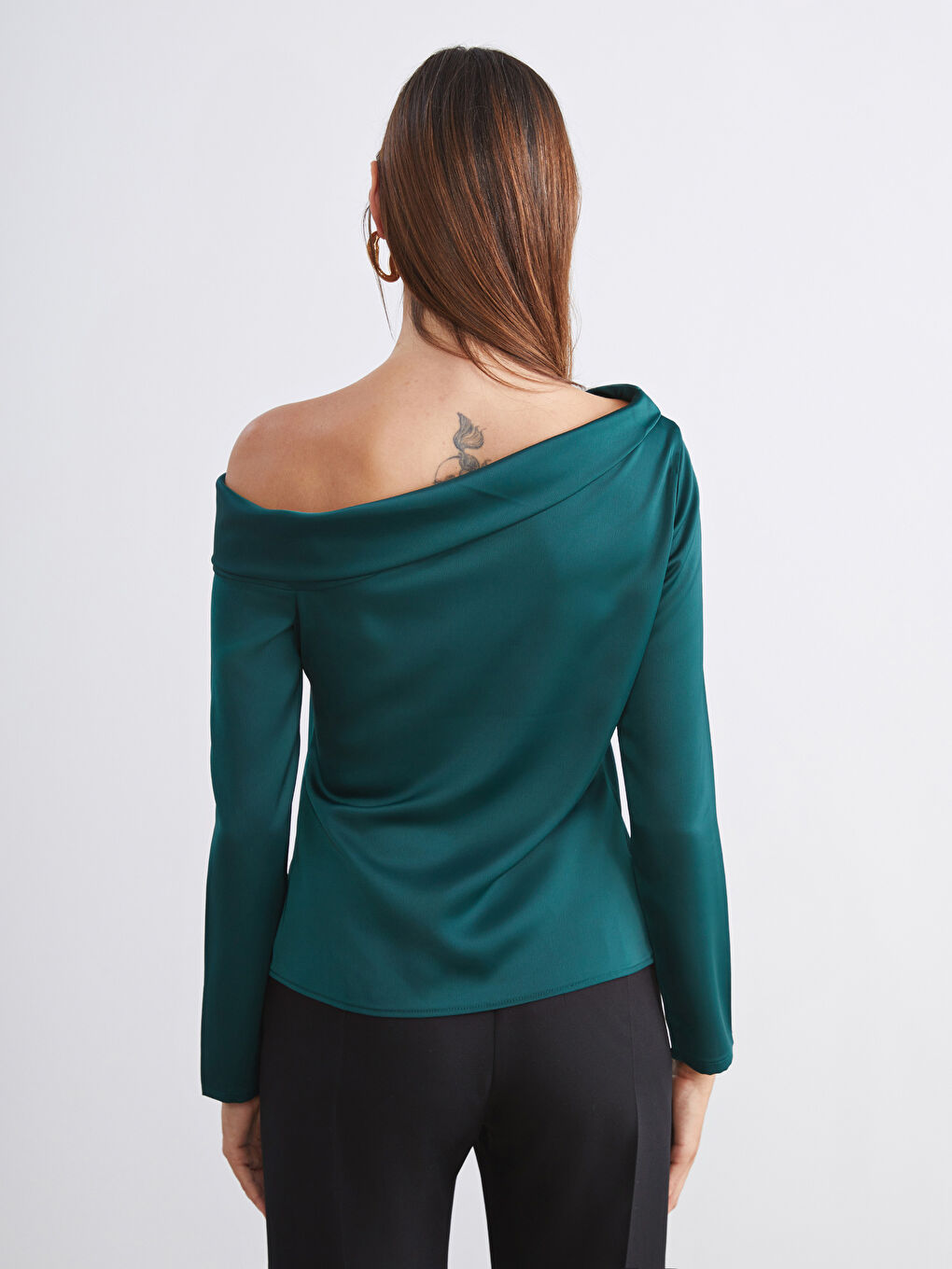 Petrol Kayık Yaka Saten Bluz-3