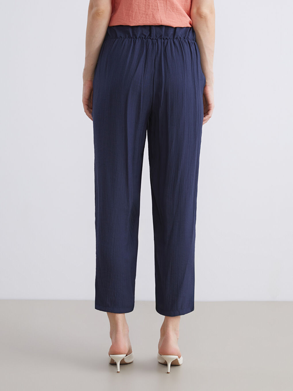 Ženske pantalone sa teksturom i elastičnim strukom-4