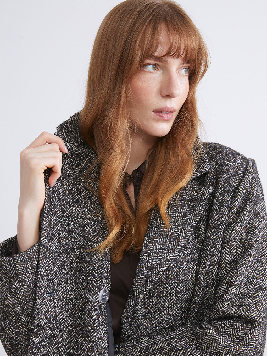 Siyah Ceket Yaka Balıksırtı Desenli Kadın Kaşe Kaban-1