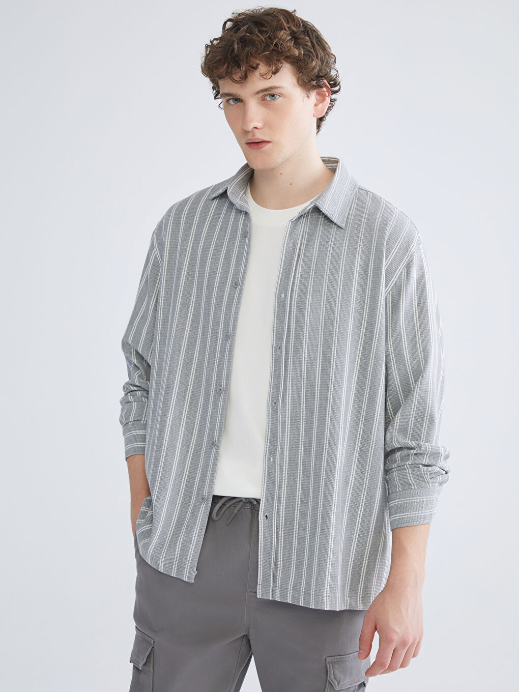 Gri Regular Fit Uzun Kollu Çizgili Erkek Gömlek