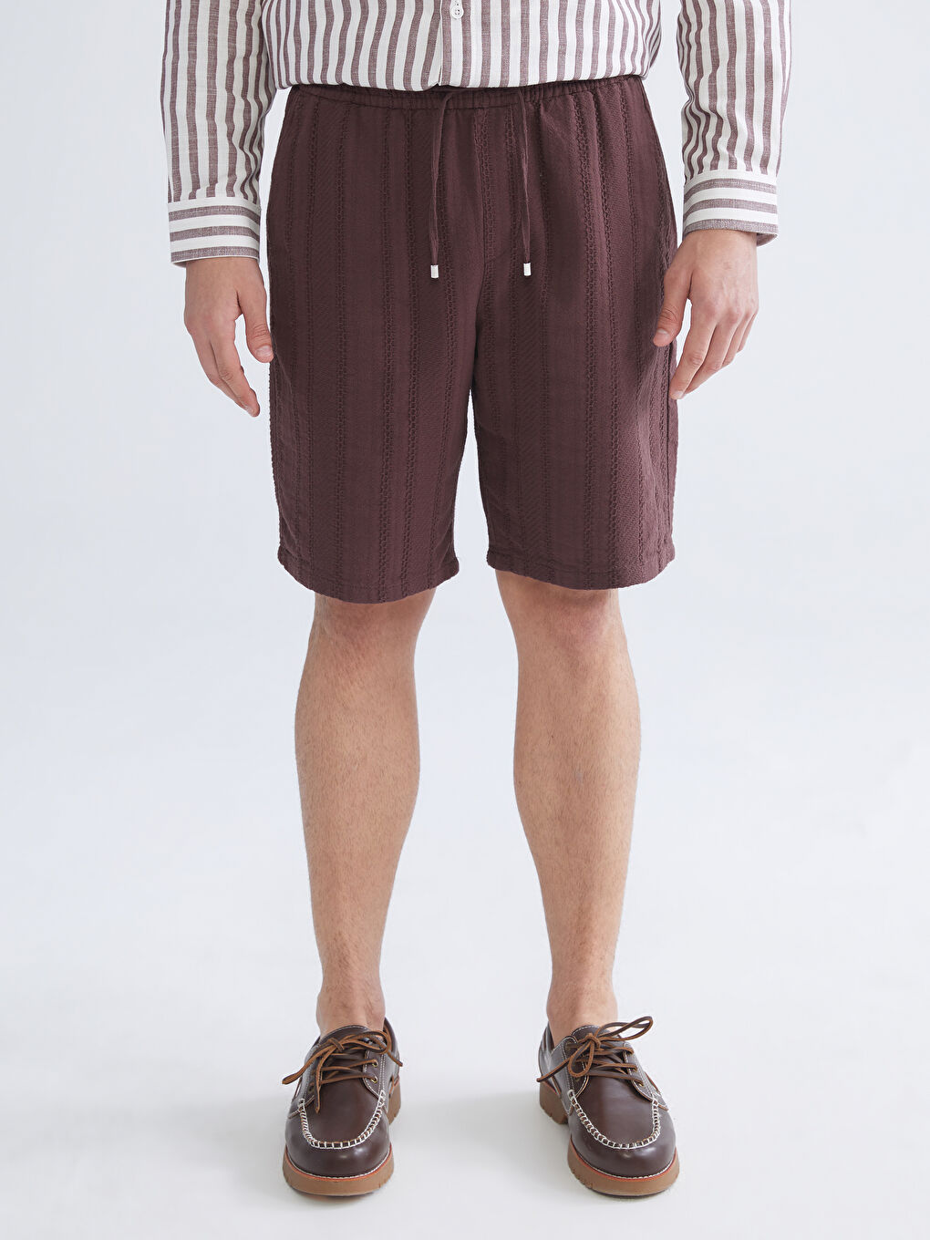 Mürdüm Standart Kalıp Keten Görünümlü Erkek Şort-1