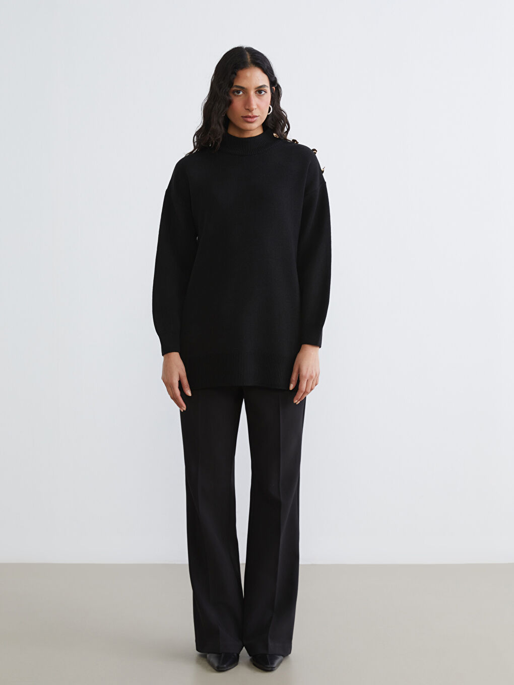 Siyah Dik Yaka Kadın Triko Tunik-1