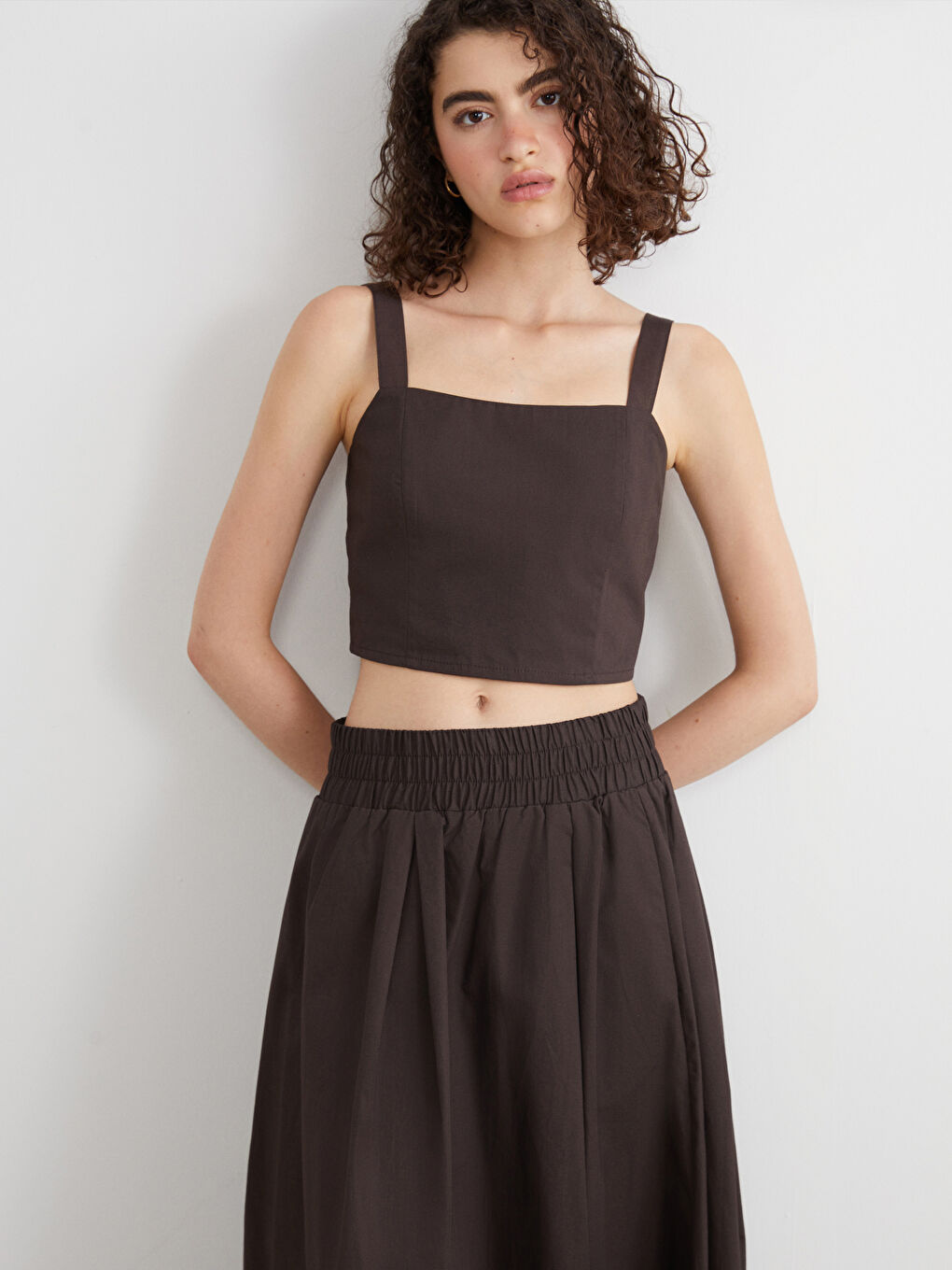 Kahverengi Kare Yaka Askılı Crop