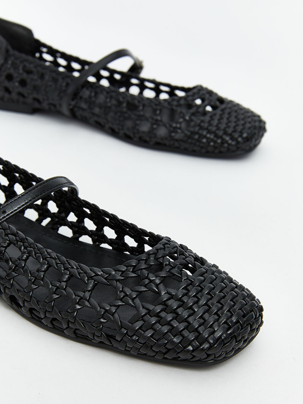 Siyah Örgü Detaylı Kadın Babet-2