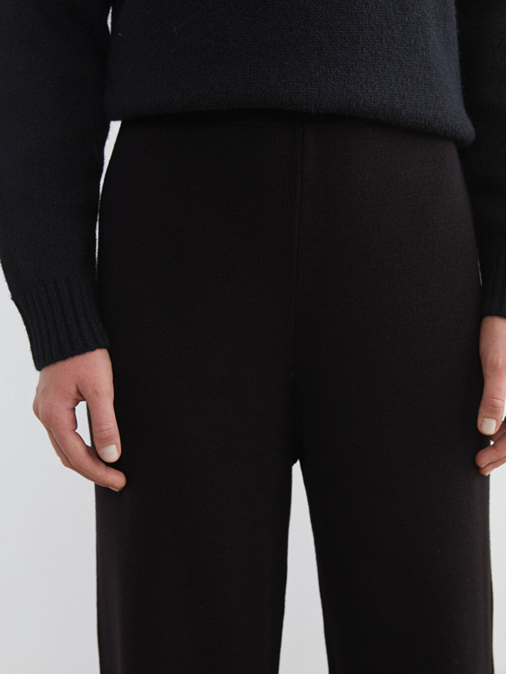 Siyah Beli Lastikli Geniş Paça Kadın Triko Pantolon-2