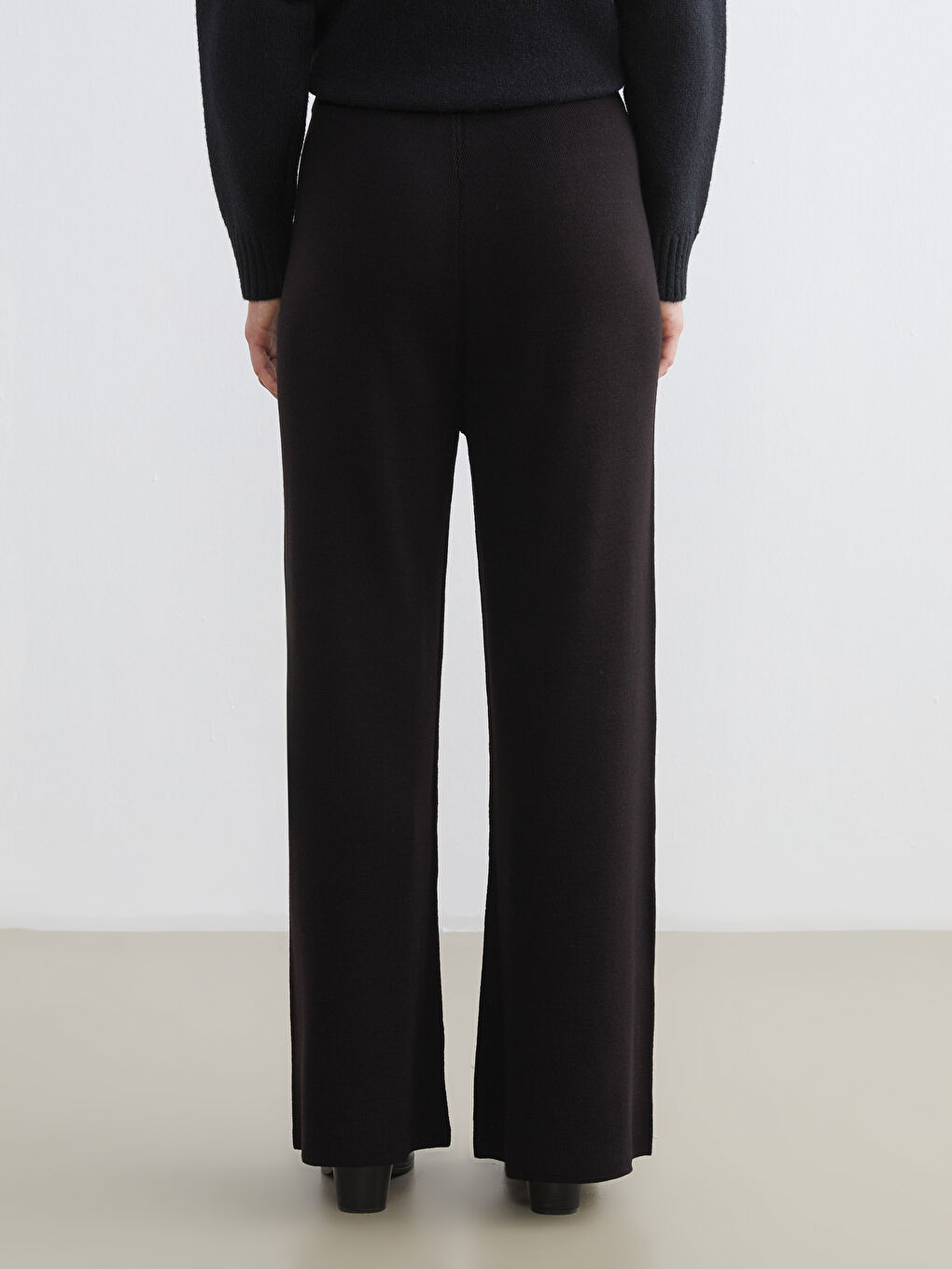 Siyah Beli Lastikli Geniş Paça Kadın Triko Pantolon-3