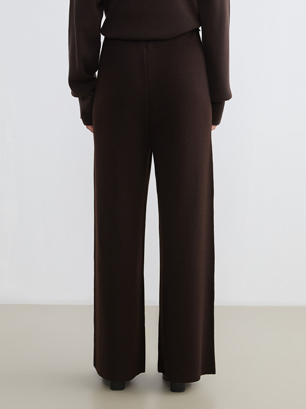 Kahverengi Beli Lastikli Geniş Paça Kadın Triko Pantolon-3