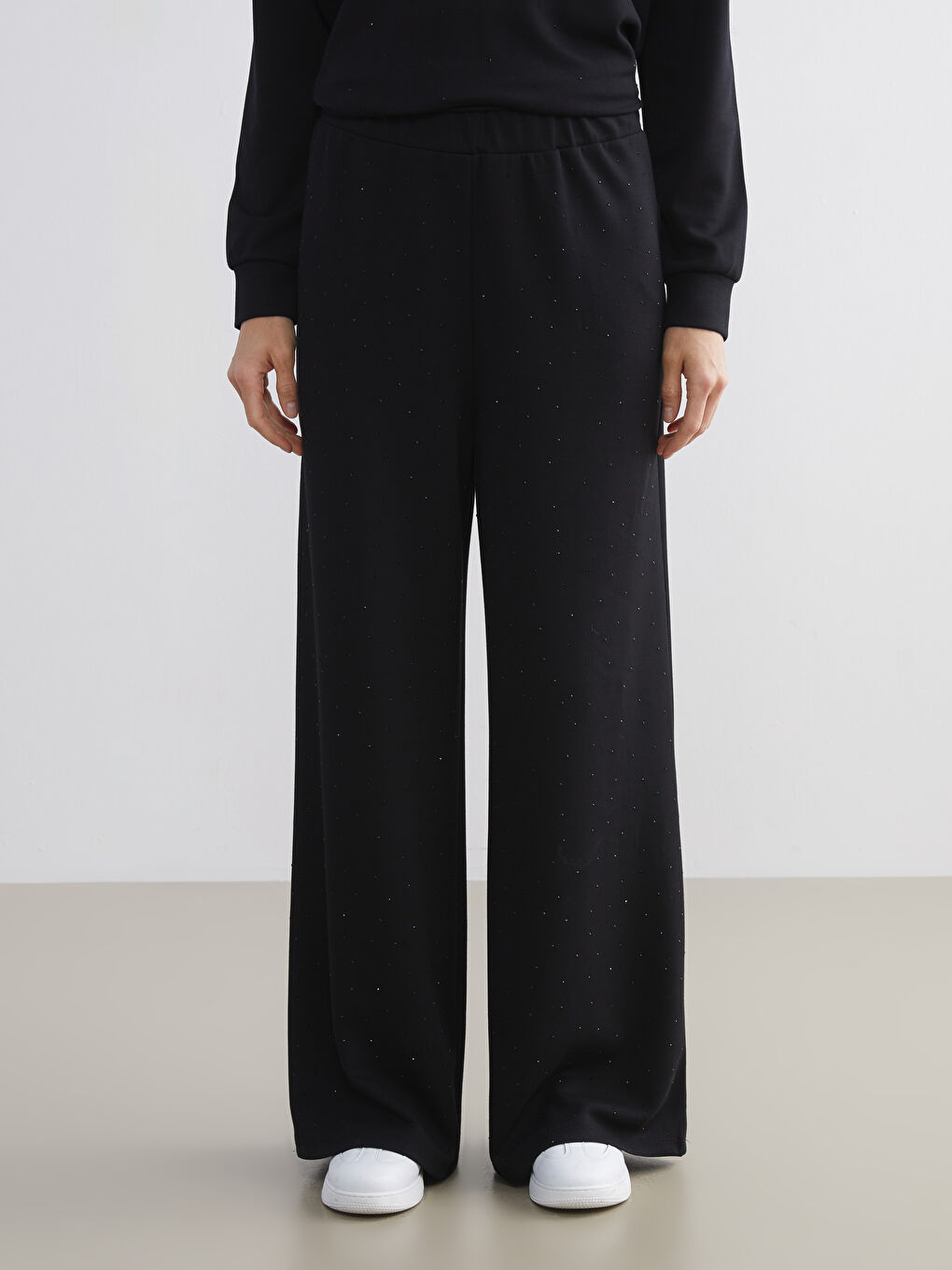 Siyah Beli Lastikli Geniş Paça Kadın Eşofman Altı-2