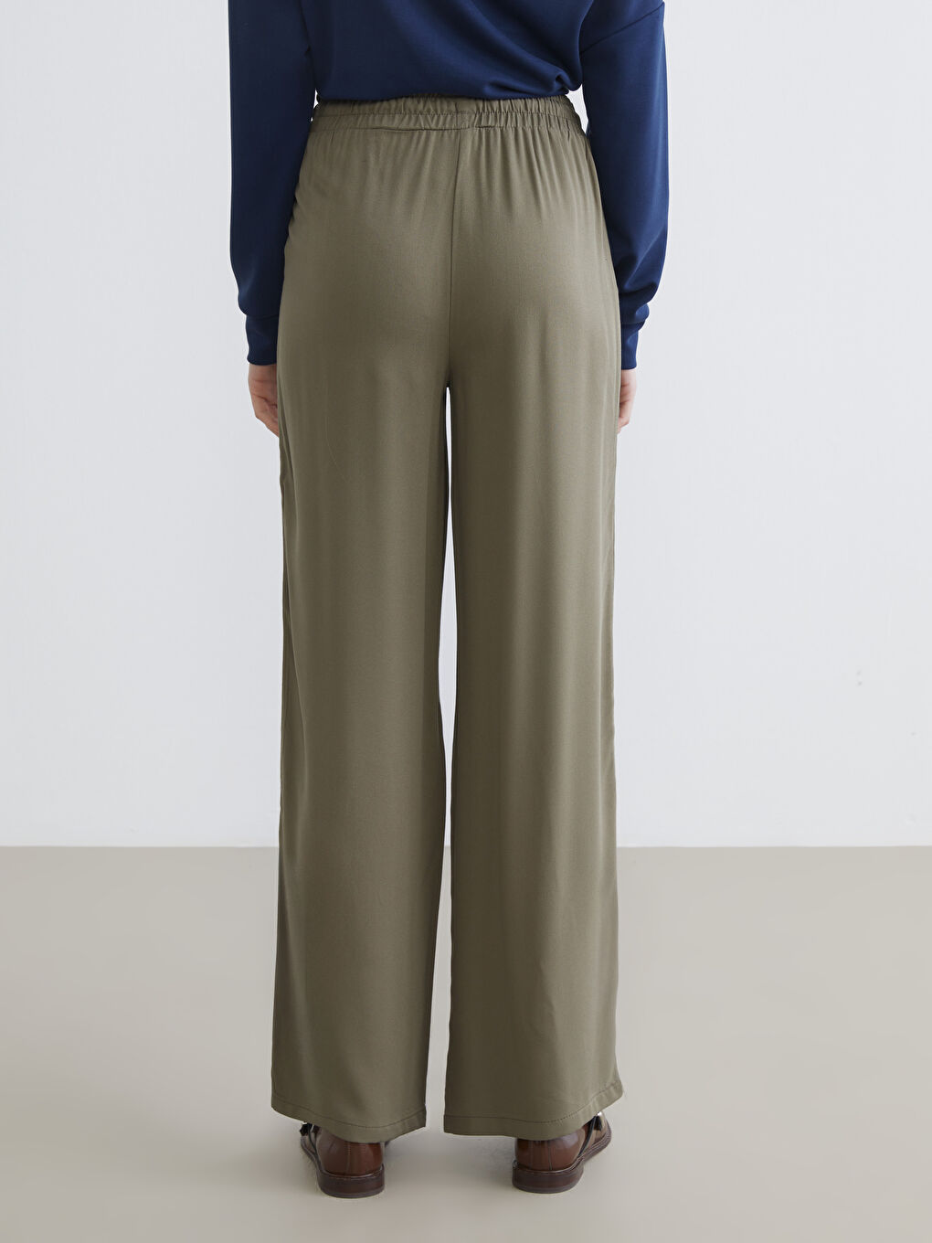 Yeşil Beli Lastikli Geniş Paça Kadın Pantolon-3