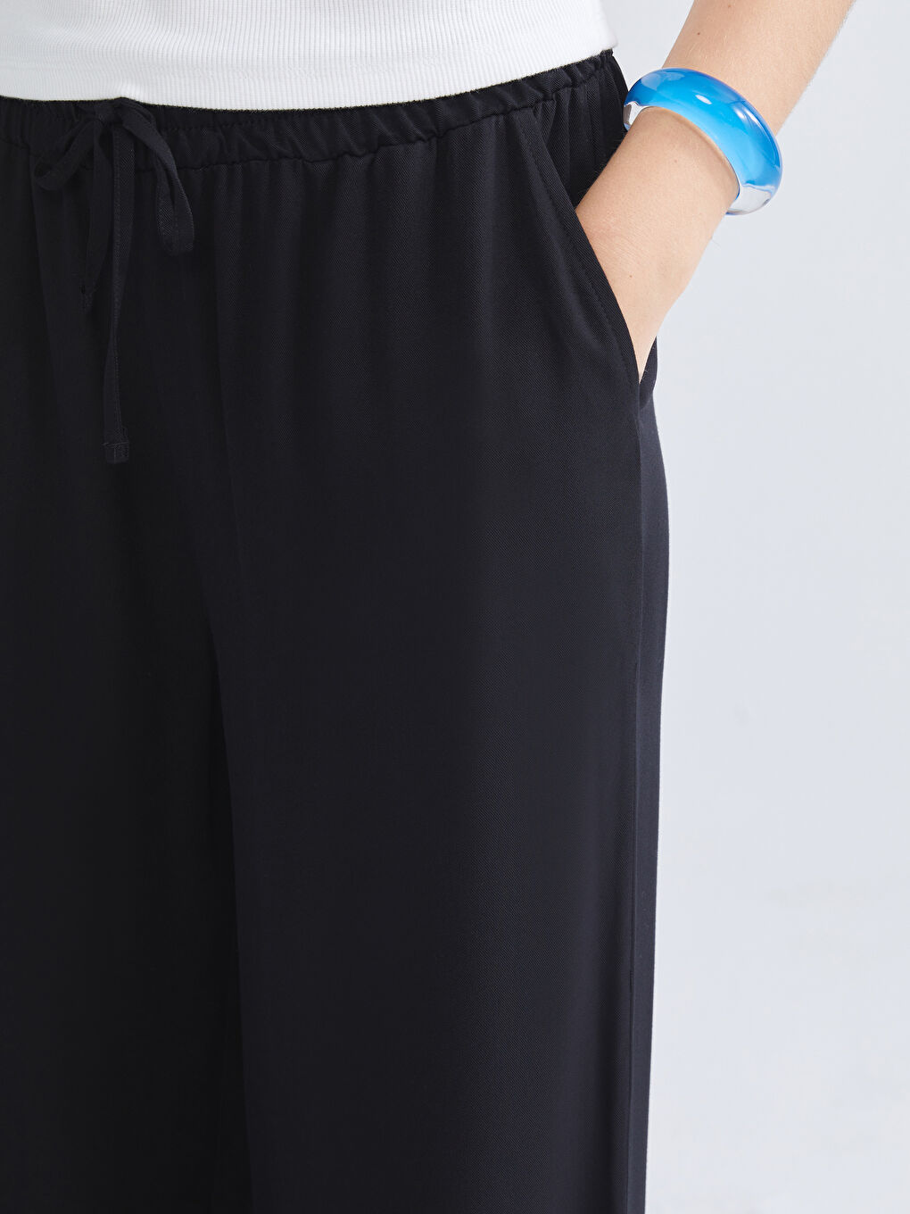 Siyah Beli Lastikli Geniş Paça Kadın Pantolon-2