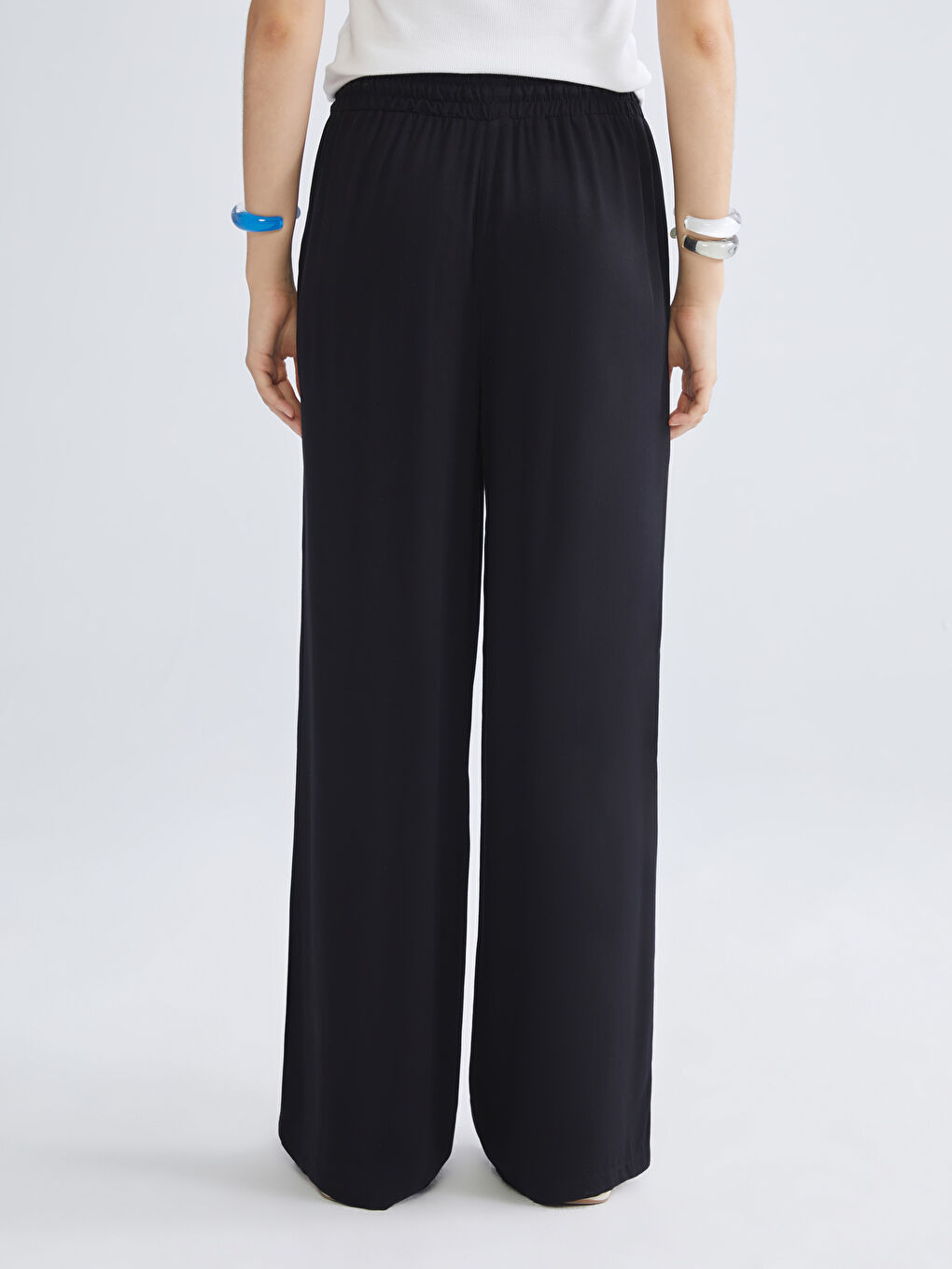 Siyah Beli Lastikli Geniş Paça Kadın Pantolon-3