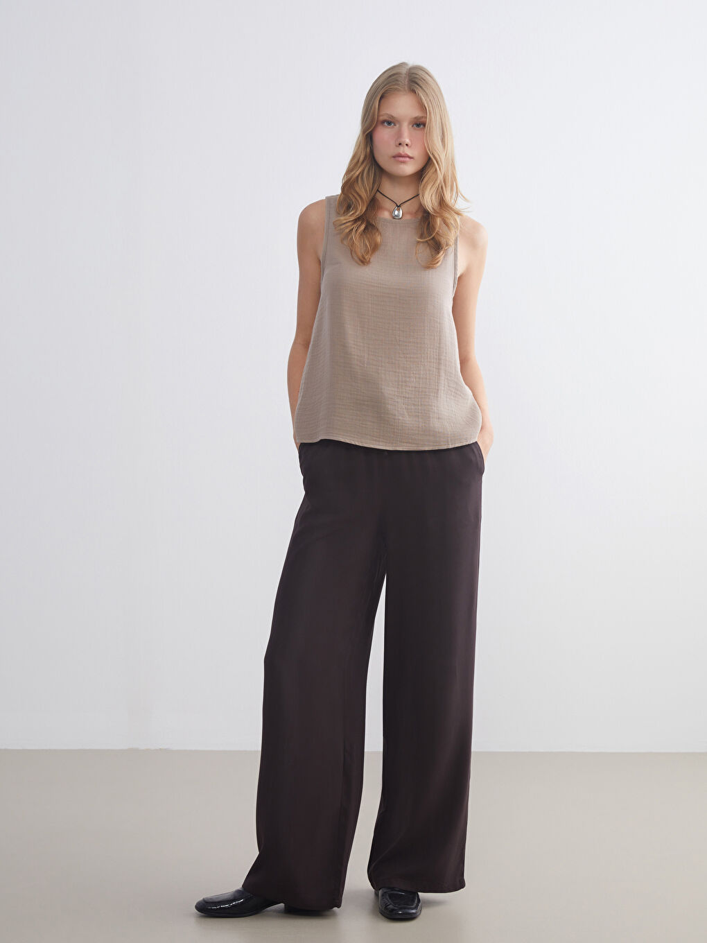 Kahverengi Beli Lastikli Geniş Paça Kadın Pantolon