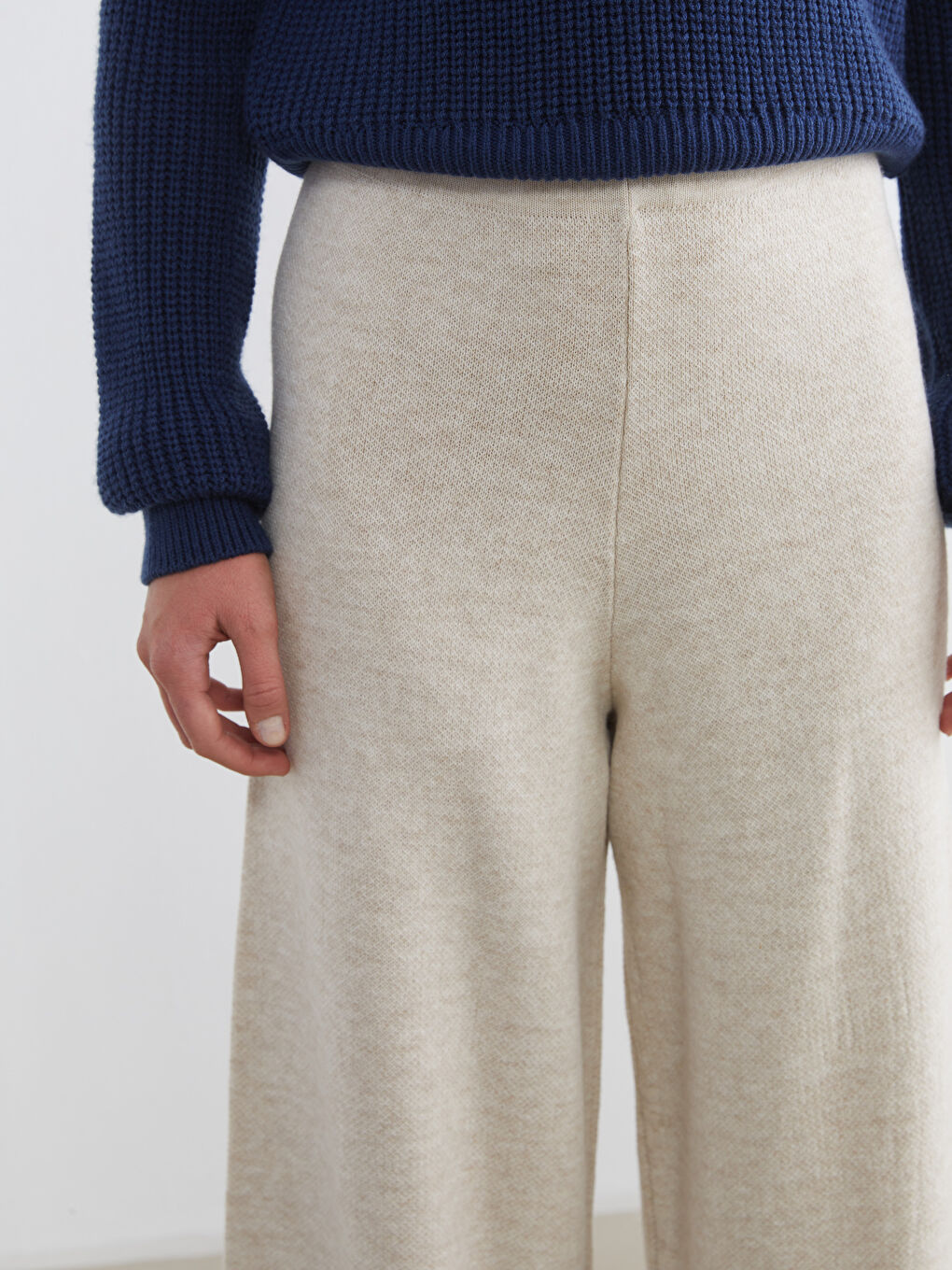 Ekru Beli Lastikli Geniş Paça Kadın Triko Pantolon-2