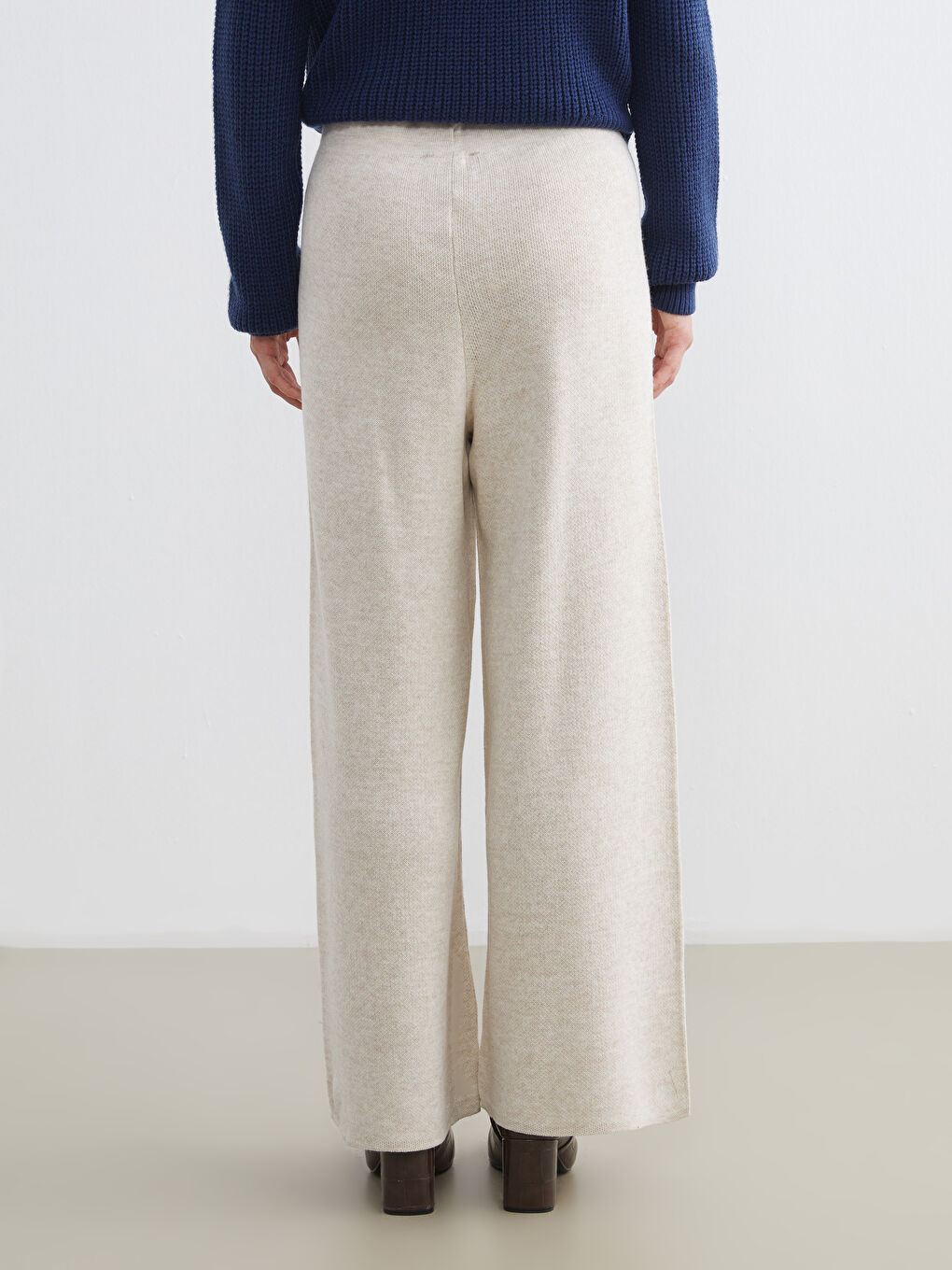 Ekru Beli Lastikli Geniş Paça Kadın Triko Pantolon-3