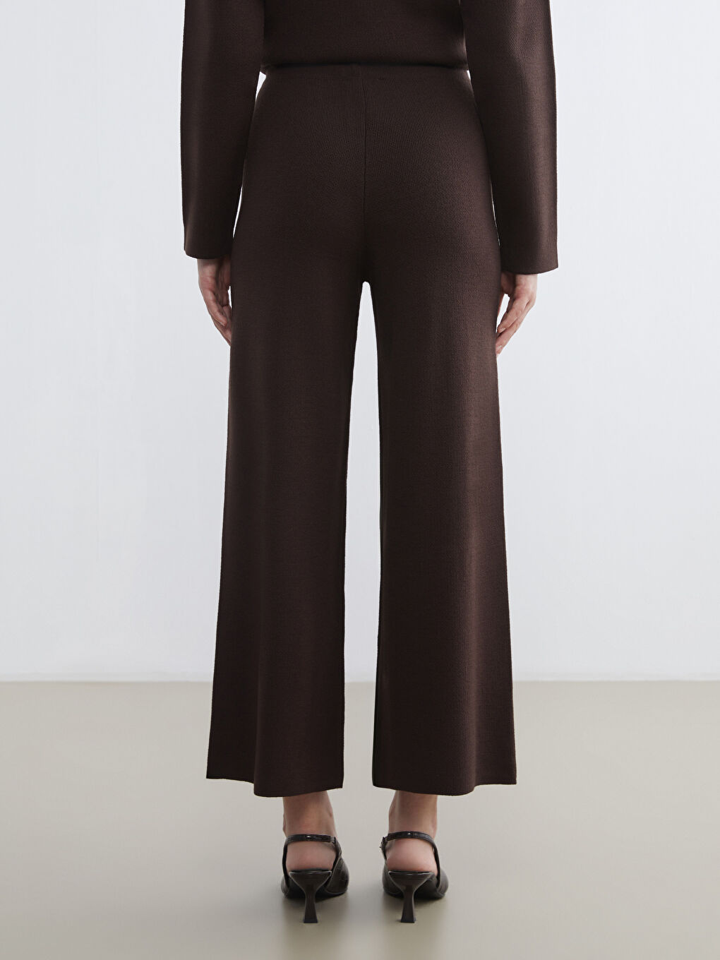 Kahverengi Beli Lastikli Geniş Paça Kadın Triko Pantolon-3