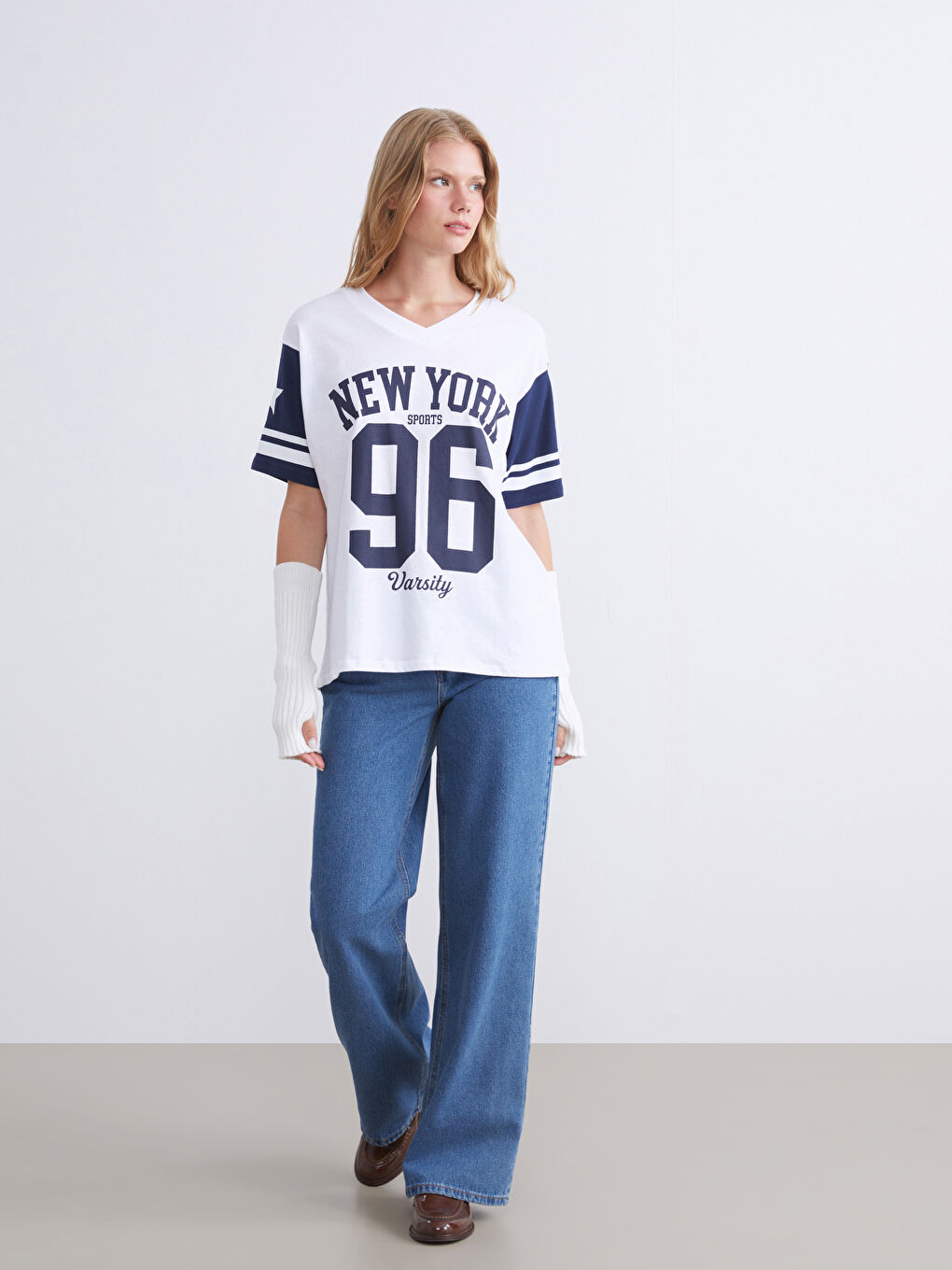 Lacivert V Yaka New York Baskılı Oversize Kadın Tişört-1