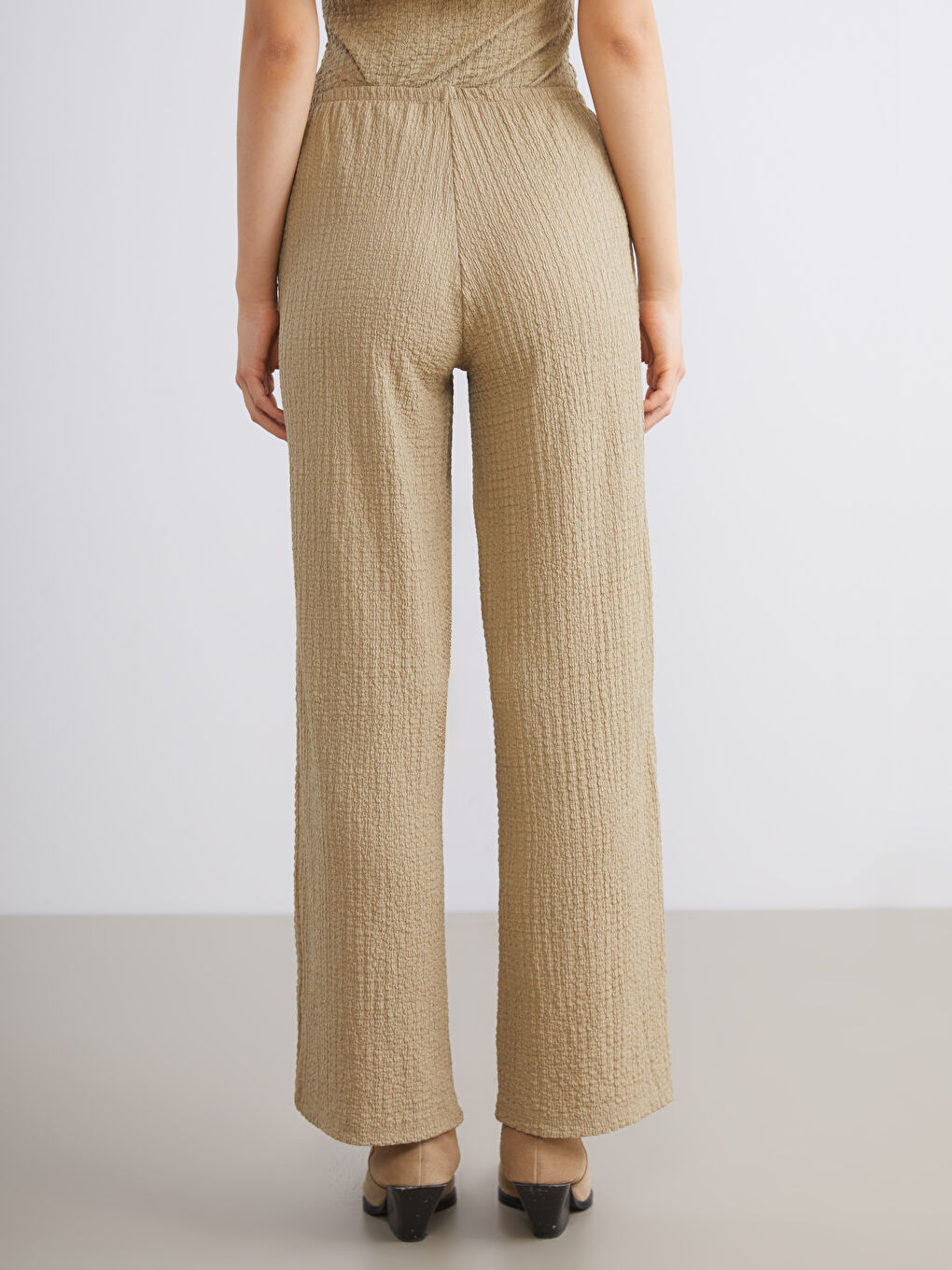 Haki Beli Lastikli Dokulu Kadın Pantolon-3