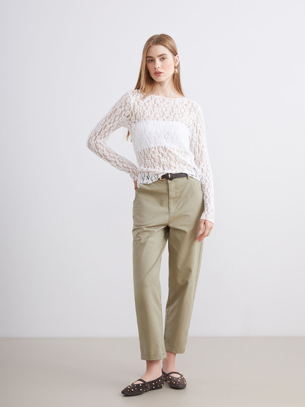 Ekru Kayık Yaka Dantelli Bluz-1