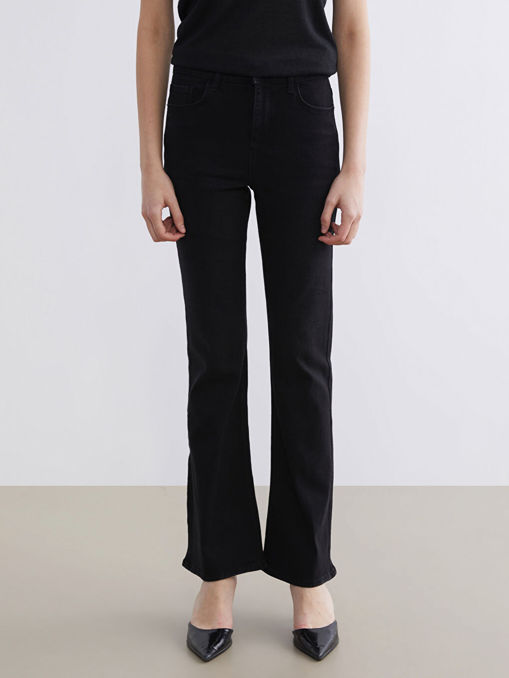 Siyah Flare Kadın Jean Pantolon-1