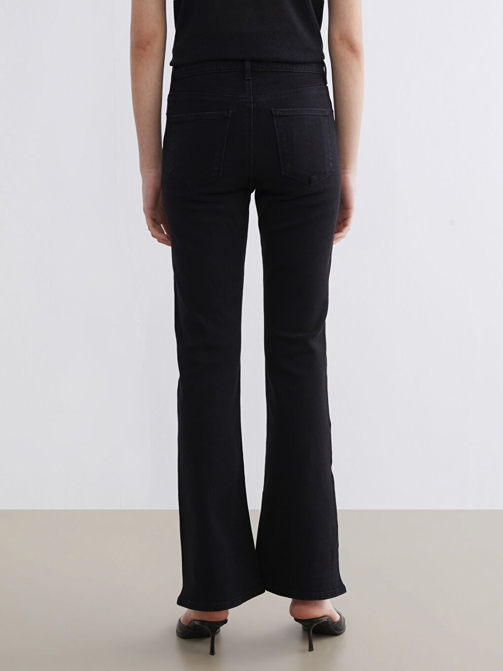 Siyah Flare Kadın Jean Pantolon-3