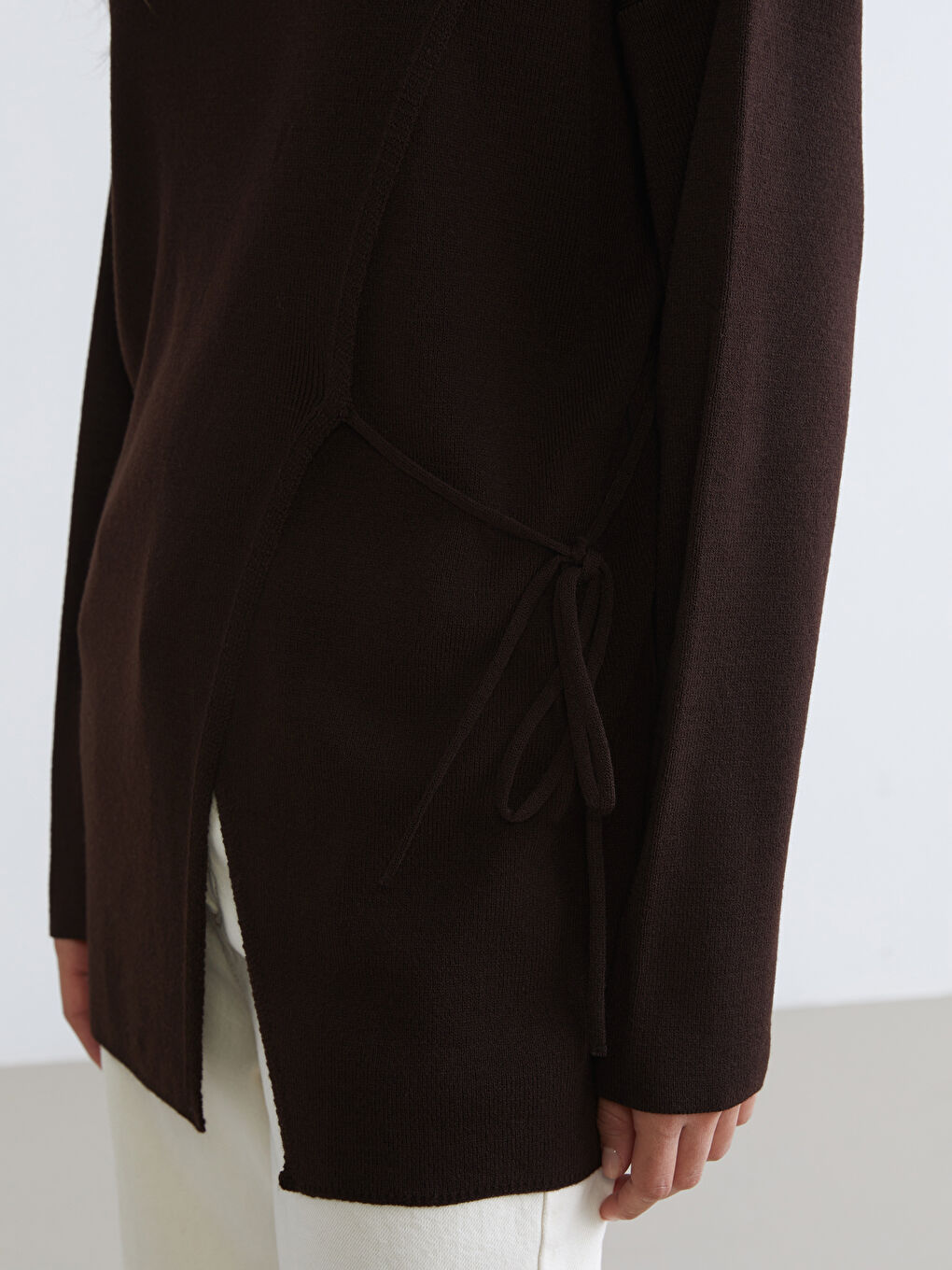 Kahverengi Bisiklet Yaka Bağlama Detaylı Kadın Triko Tunik-2