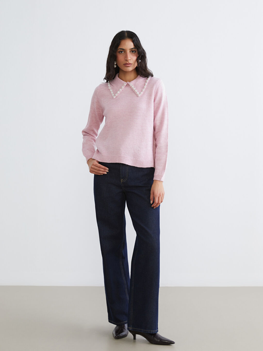 Pembe Bebe Yaka Boncuk İşlemeli Kadın Triko Kazak-1