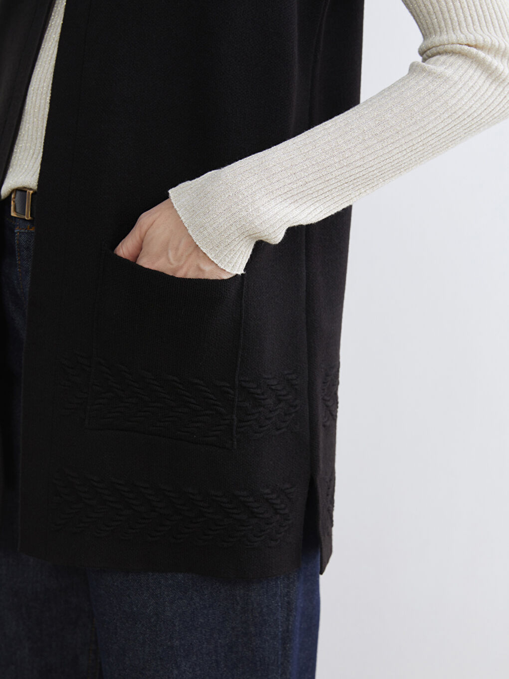 Siyah V Yaka Kadın Triko Yelek-2