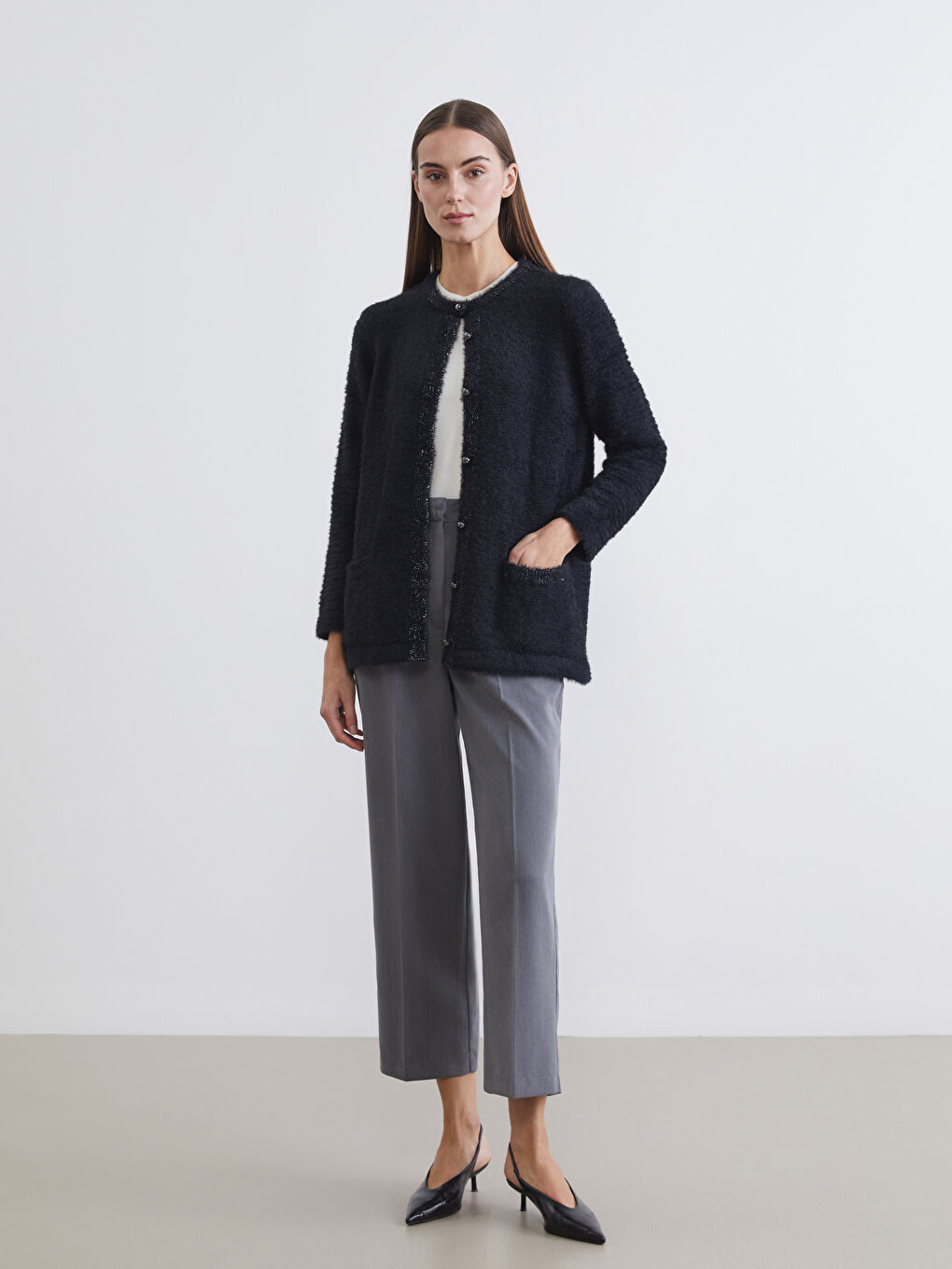 Siyah Bisiklet Yaka Kadın Triko Hırka-1