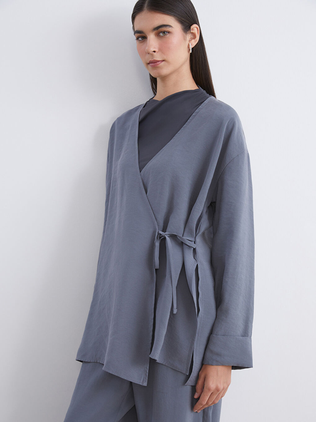 Gri Kruvaze Yaka Kadın Kimono
