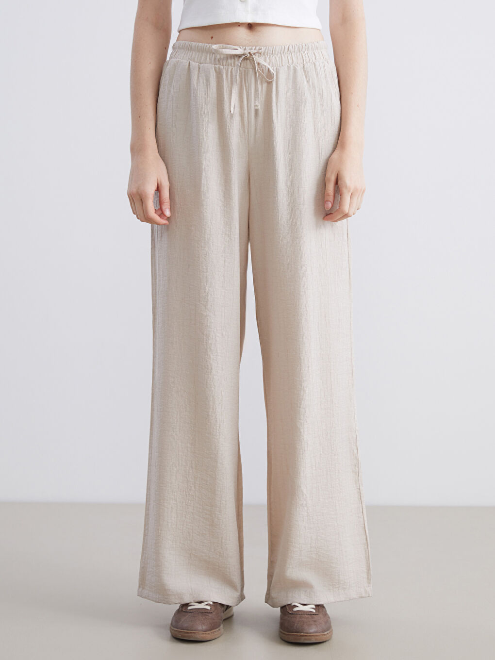 Bej Beli Lastikli Dokulu Geniş Paça Kadın Pantolon-1