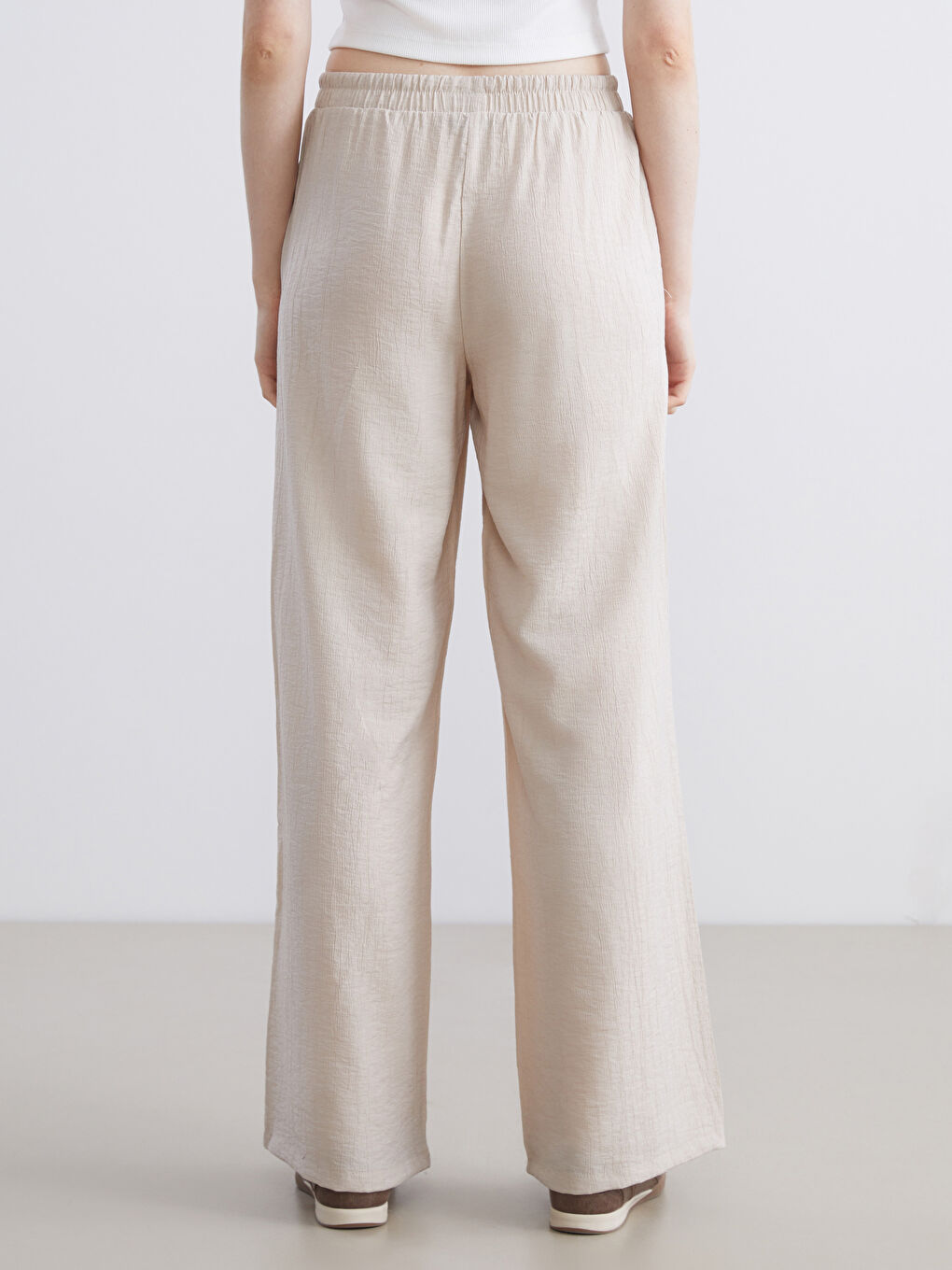 Bej Beli Lastikli Dokulu Geniş Paça Kadın Pantolon-3