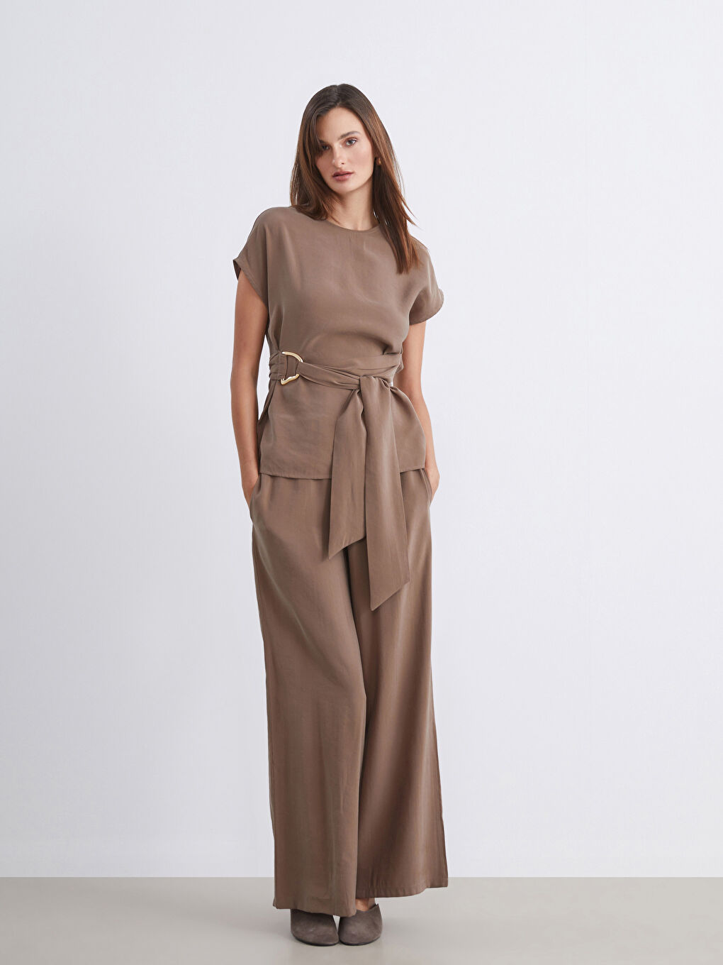 Bej Bisiklet Yaka Kuşaklı Bluz-1