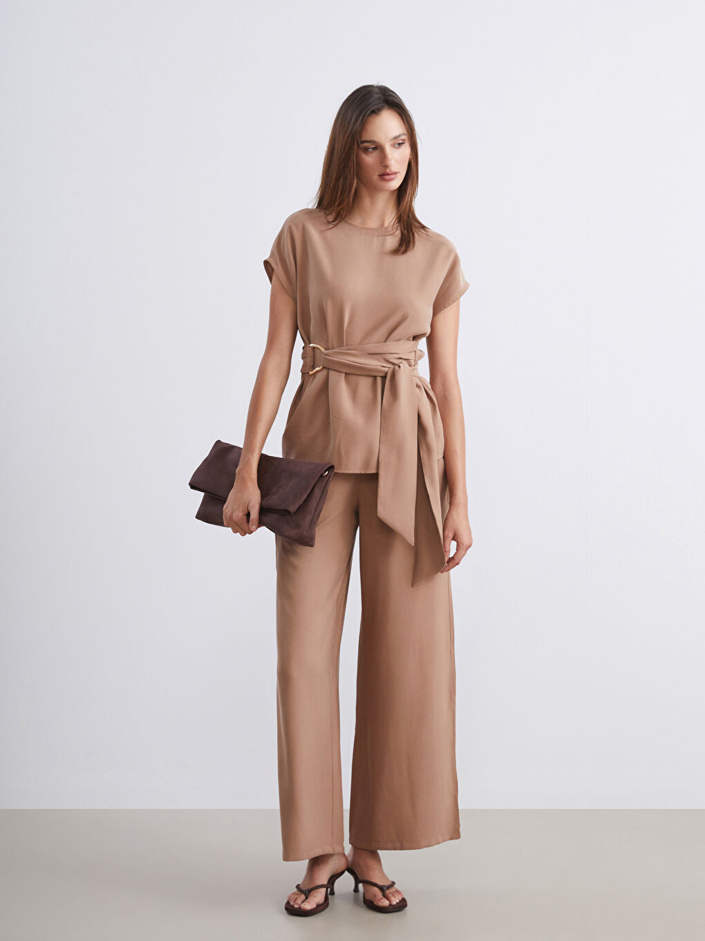 Kahverengi Bisiklet Yaka Kuşaklı Bluz-1