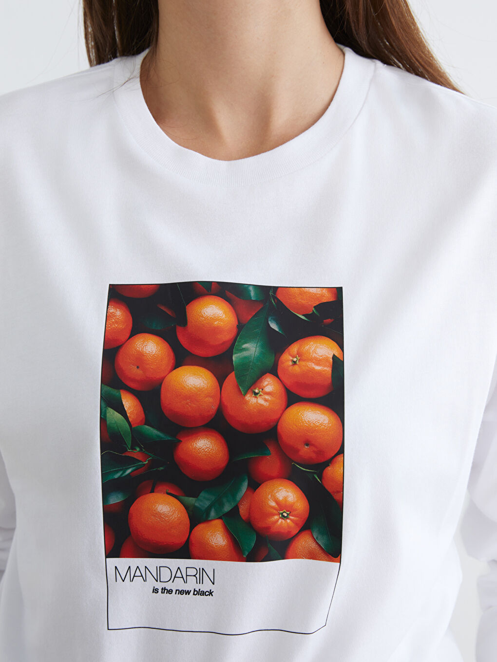 Beyaz Bisiklet Yaka Baskılı Oversize Kadın Tişört-2