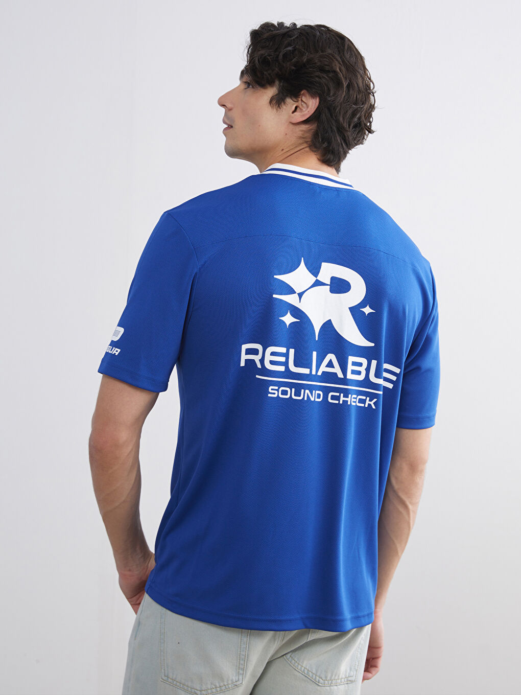 Mavi V Yaka Kısa Kollu Erkek Tişört