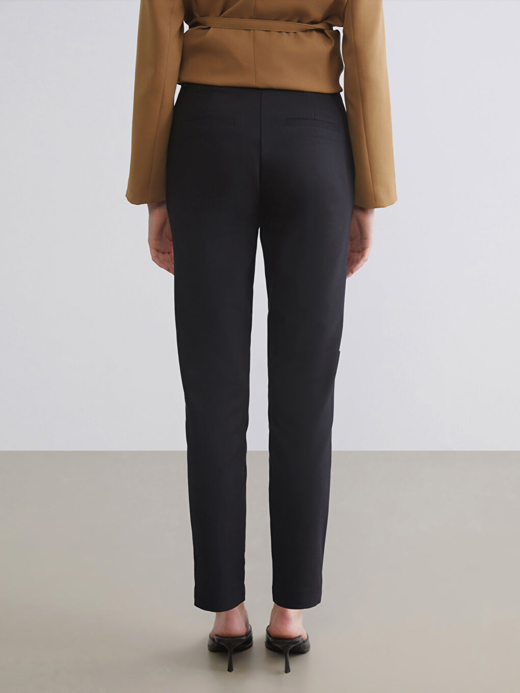 Siyah Dar Fit Kadın Pantolon-4