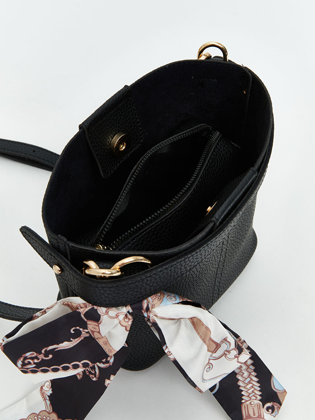 Siyah Deri Görünümlü Kadın Omuz Çantası-4