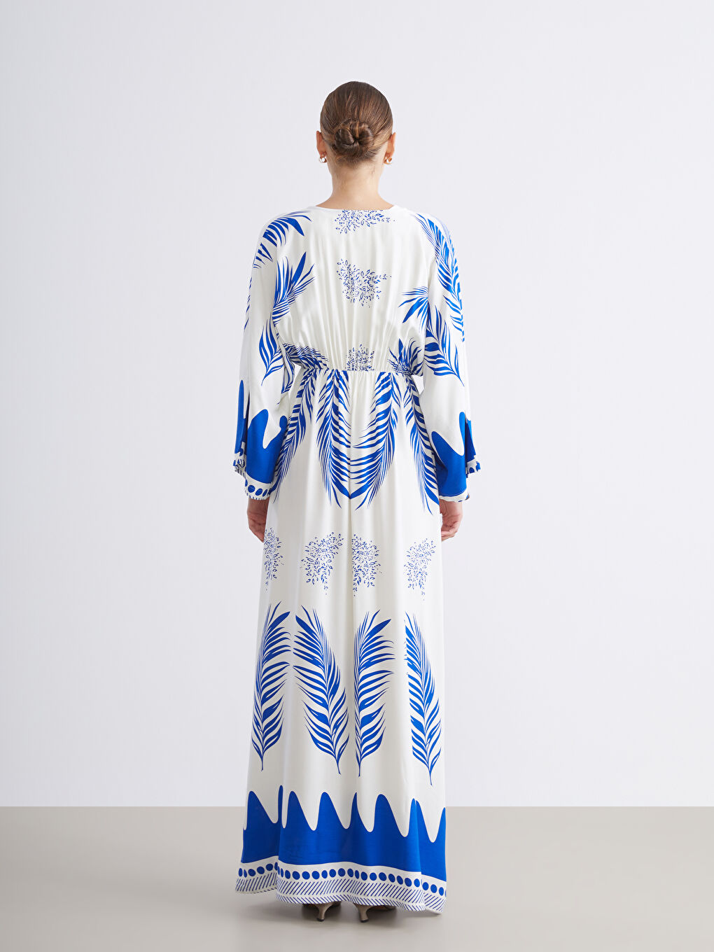 Mavi Kruvaze Yaka Desenli Elbise-3