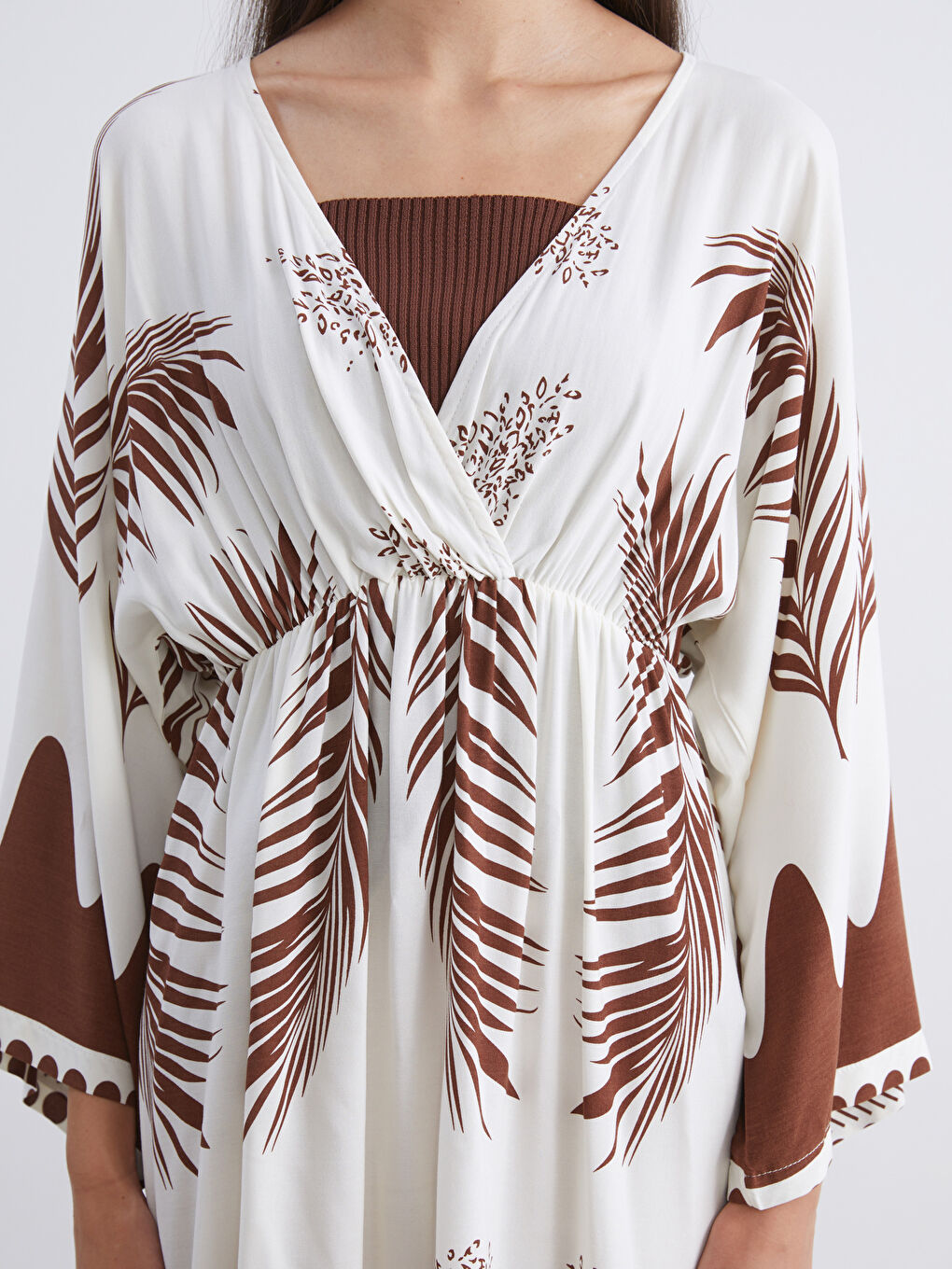 Kahverengi Kruvaze Yaka Desenli Elbise-2