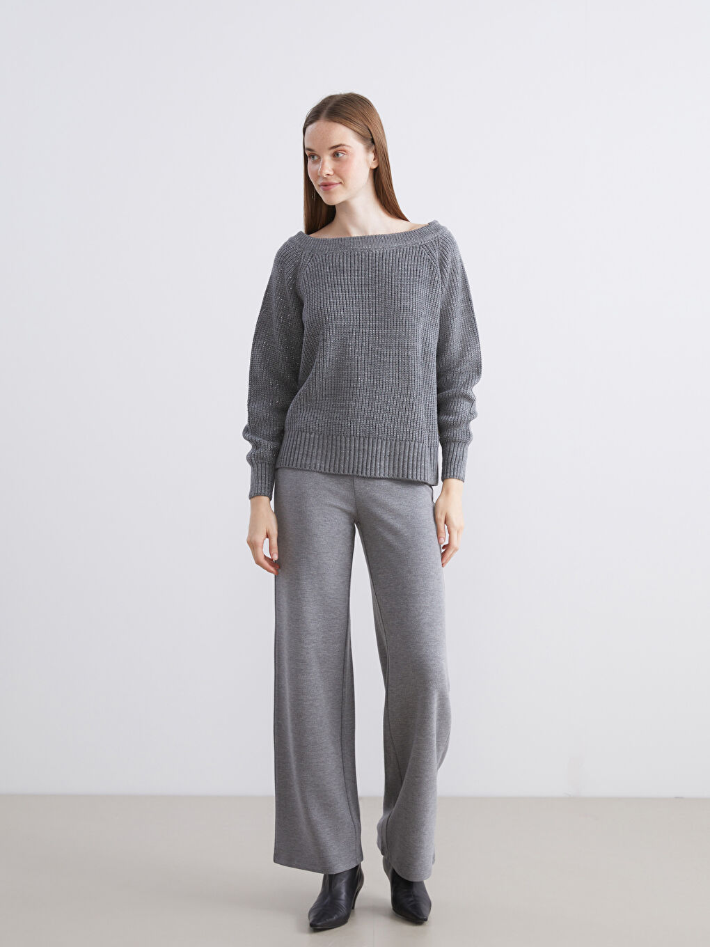 Gri Kayık Yaka Oversize Kadın Triko Kazak-1