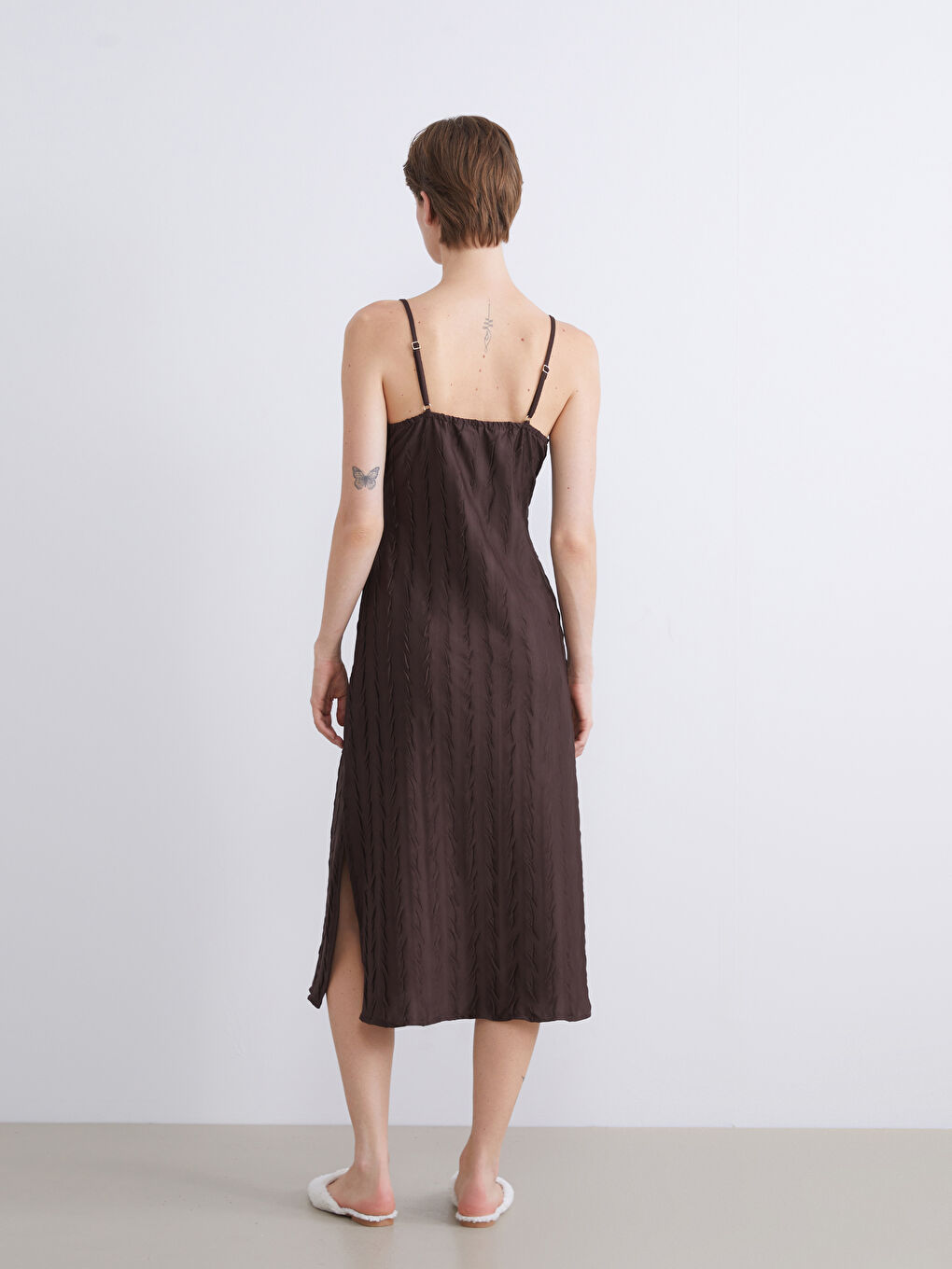 Kahverengi V Yaka Askılı Kadın Fantezi Gecelik-3