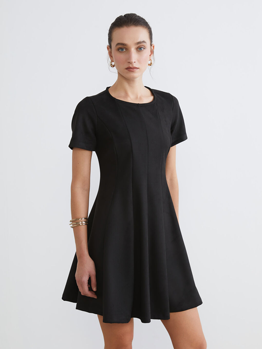 Siyah Bisiklet Yaka Süet Mini Elbise-1