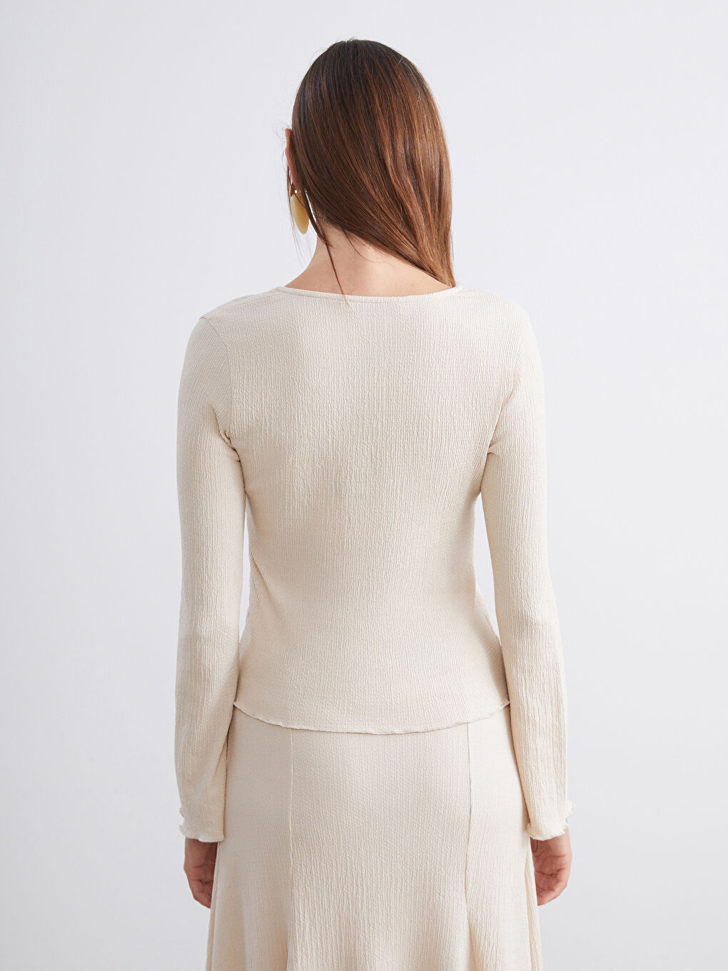 Ekru V Yaka Dokulu Kadın Hırka-3