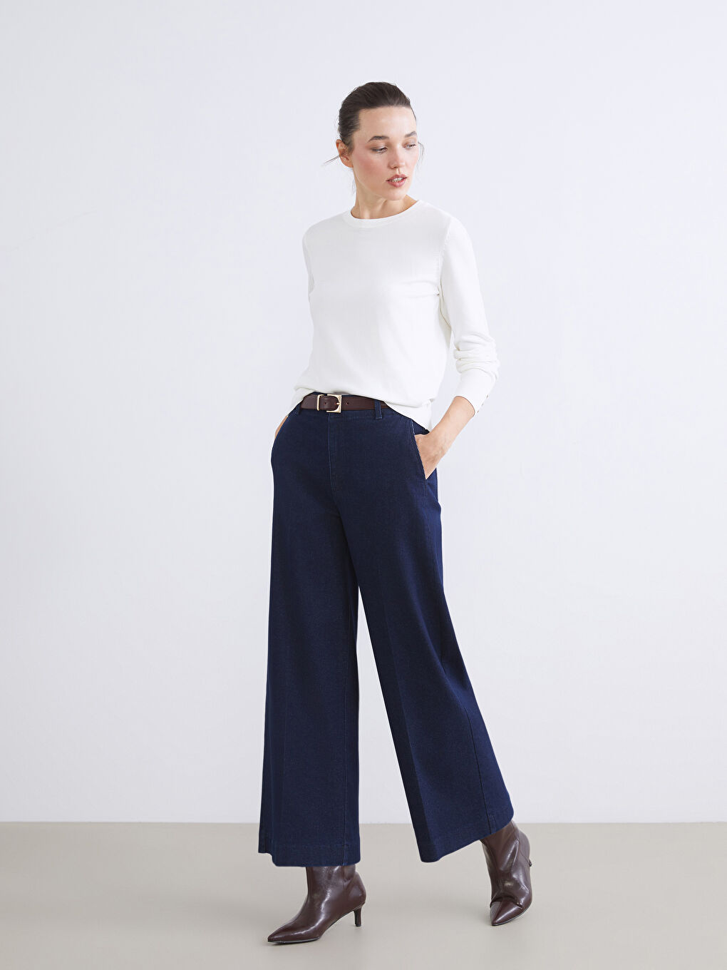 ფართოფეხა ჯინსი ქალებისთვის