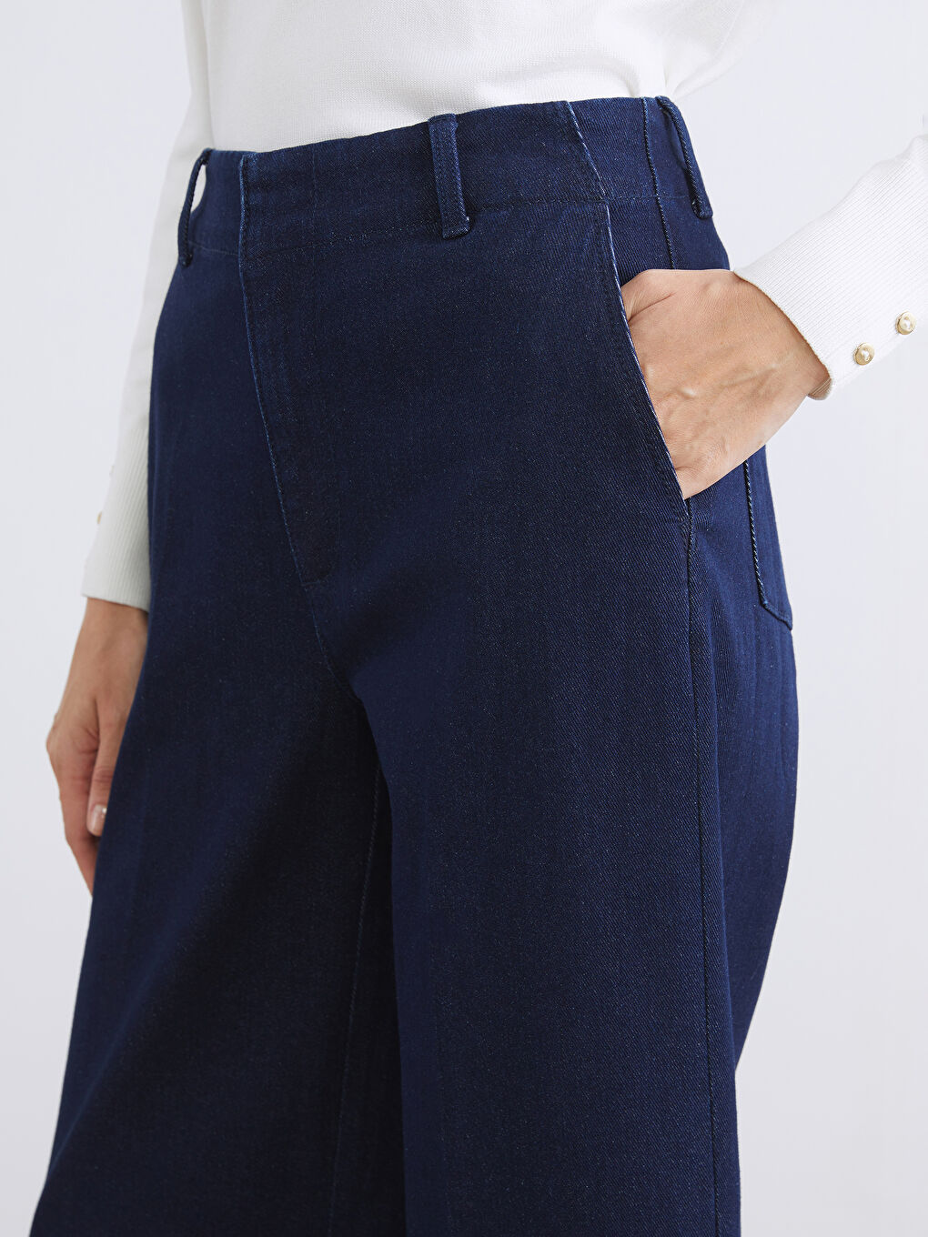 ფართოფეხა ჯინსი ქალებისთვის-2