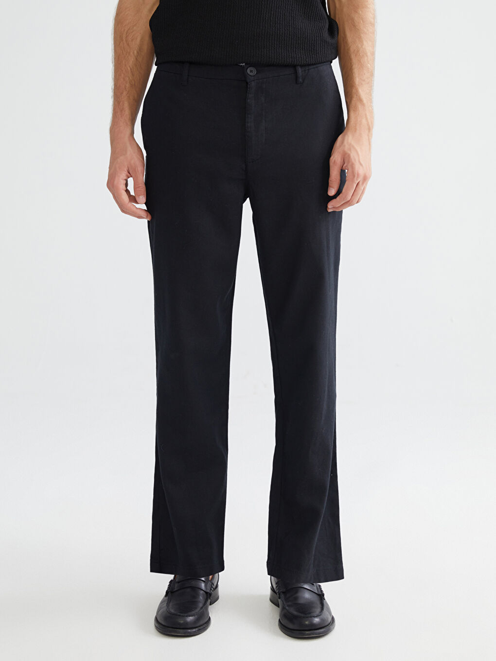 Siyah Standart Kalıp Keten Karışımlı Erkek Pantolon-1