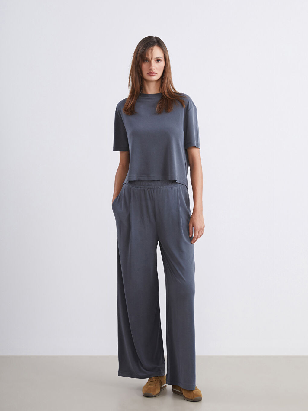 Antrasit Modal Karışımlı Oversize Kadın Tişört-1