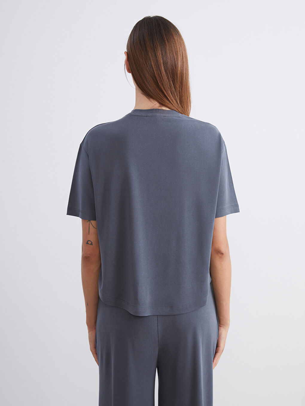 Antrasit Modal Karışımlı Oversize Kadın Tişört-3