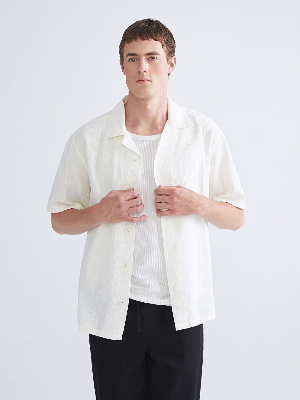 Ekru Regular Fit Resort Yaka Kısa Kollu Erkek Gömlek